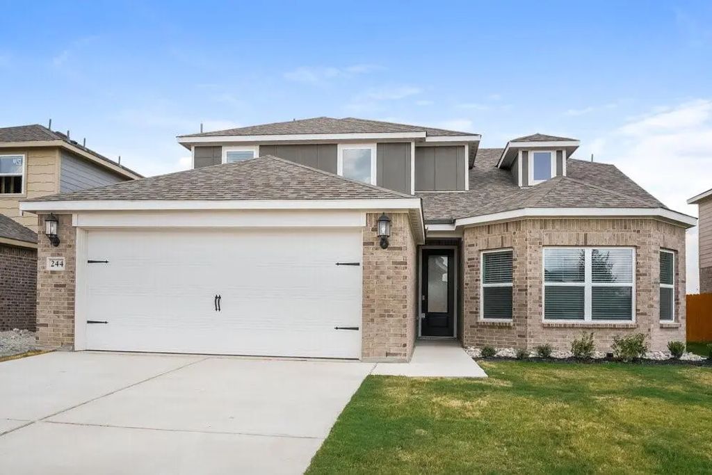 244 Live Oak Lane, Hutchins
