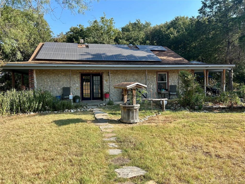 3500 County Road 3230, Hubbard