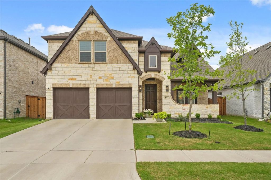 1714 Highwood Road, Forney