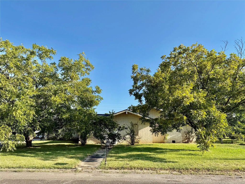 701 W 9th Street, Clarksville