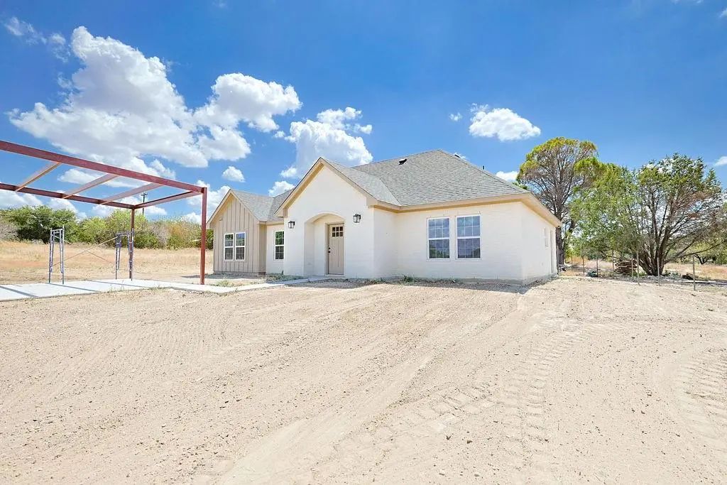367 Lake Country Drive, Granbury