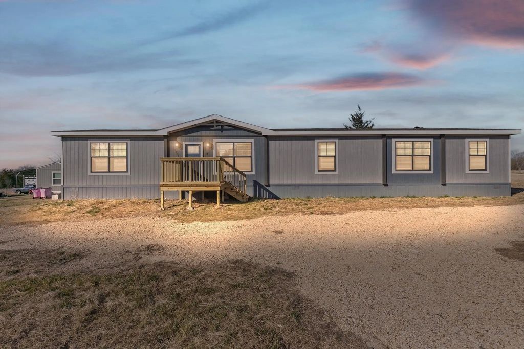 3983 County Road 4744, Sulphur Springs