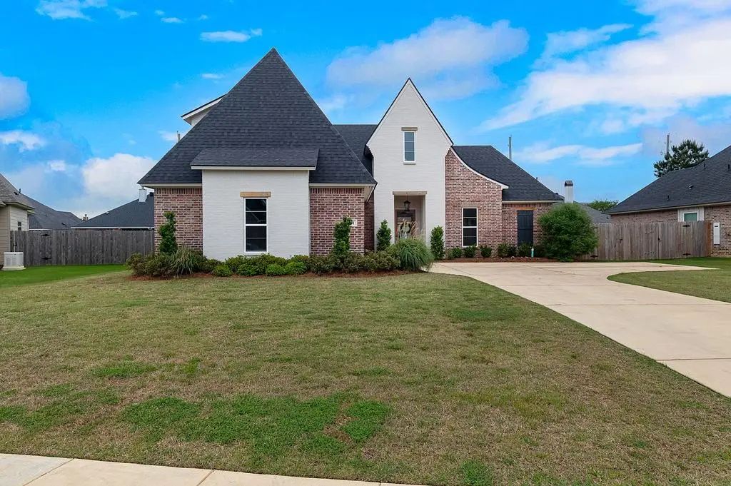 121 Sitka Loop, Haughton