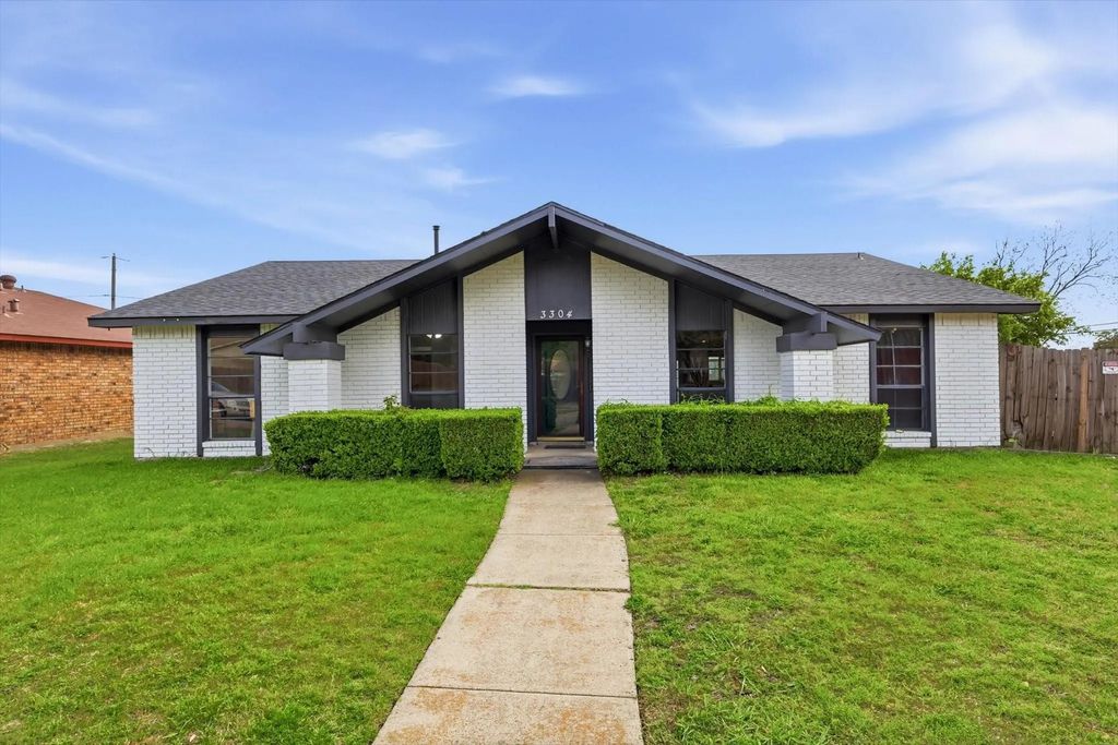 3304 Bellingham Court, Dallas