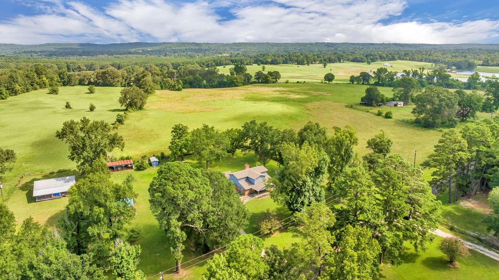 1368 County Road 2206, Rusk