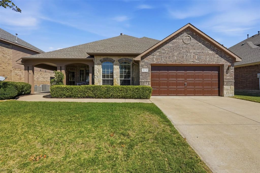 8312 Indian Bluff Trail, Fort Worth