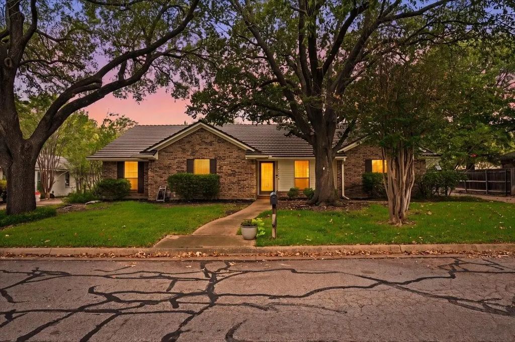 4604 Clay Court Lane, Arlington