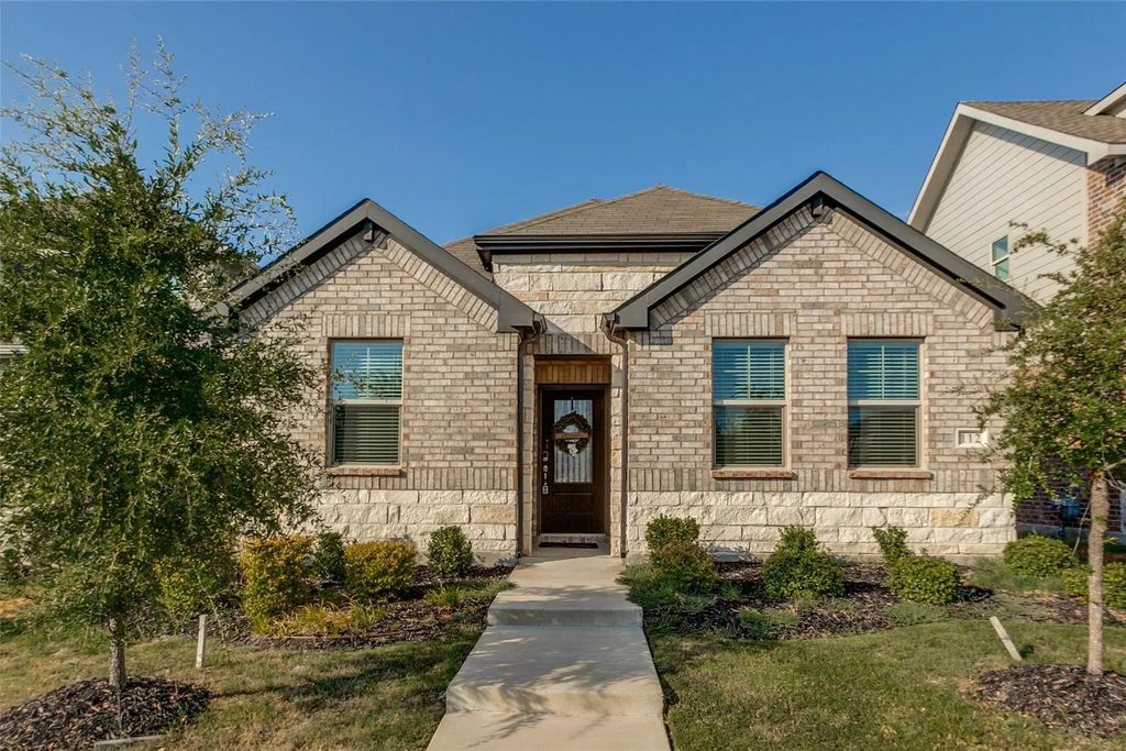 112 Monarch Way, Wylie