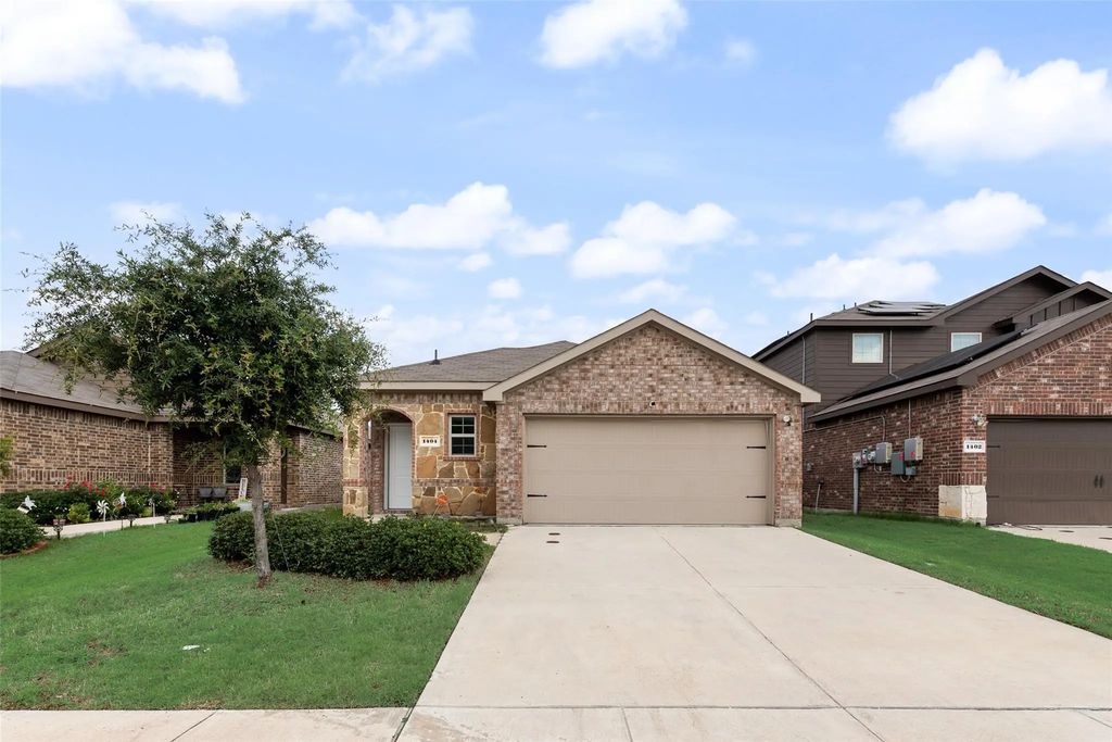 1404 Sebastian Drive, Forney