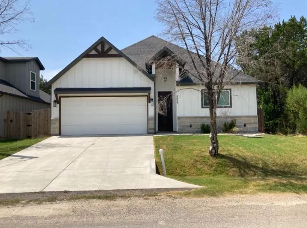 5858 Black Pine Circle, Granbury