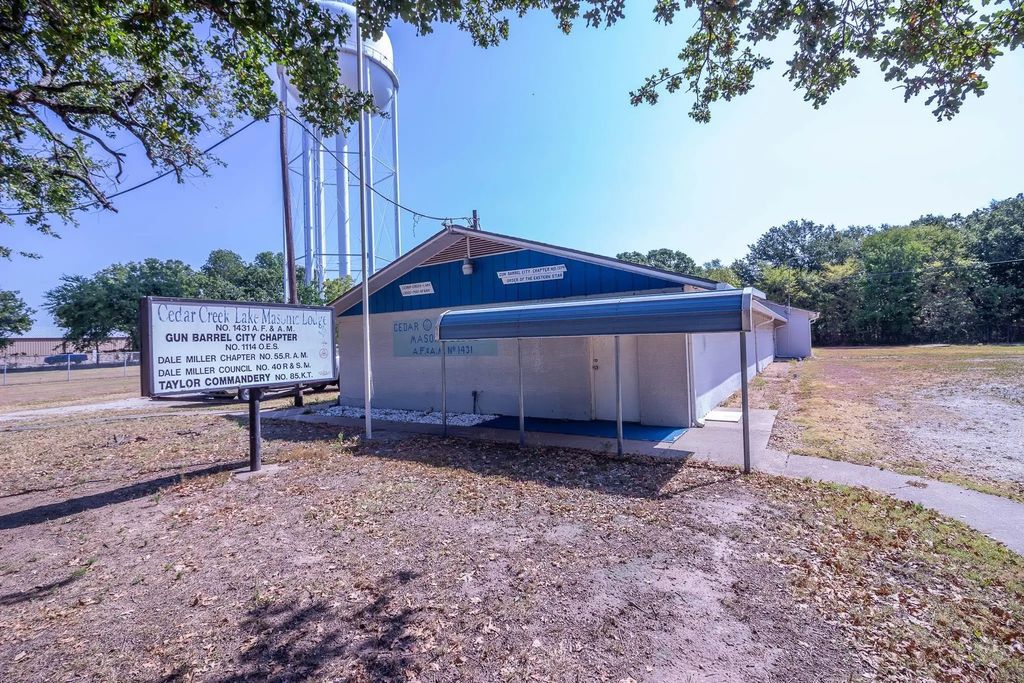 402 Legendary Lane, Gun Barrel City