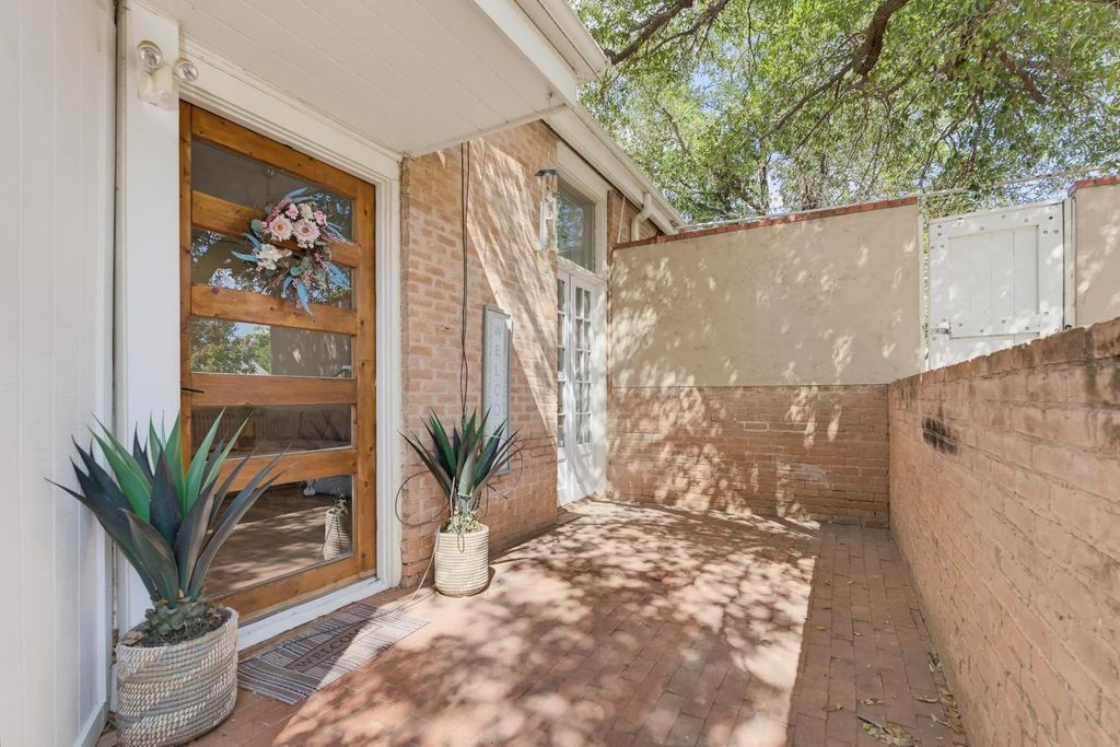 1042 Santos Street, Abilene