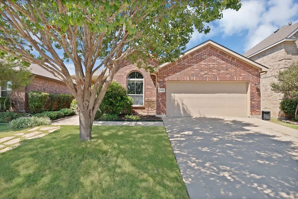 9644 Willow Branch Way, Fort Worth