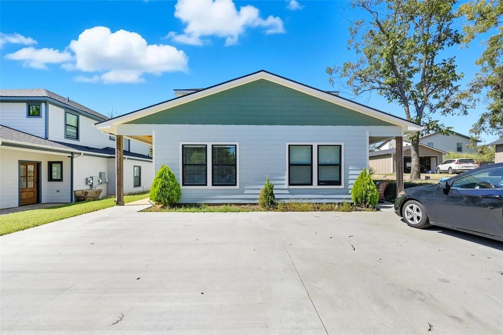 1309 S 5th Avenue, Denison