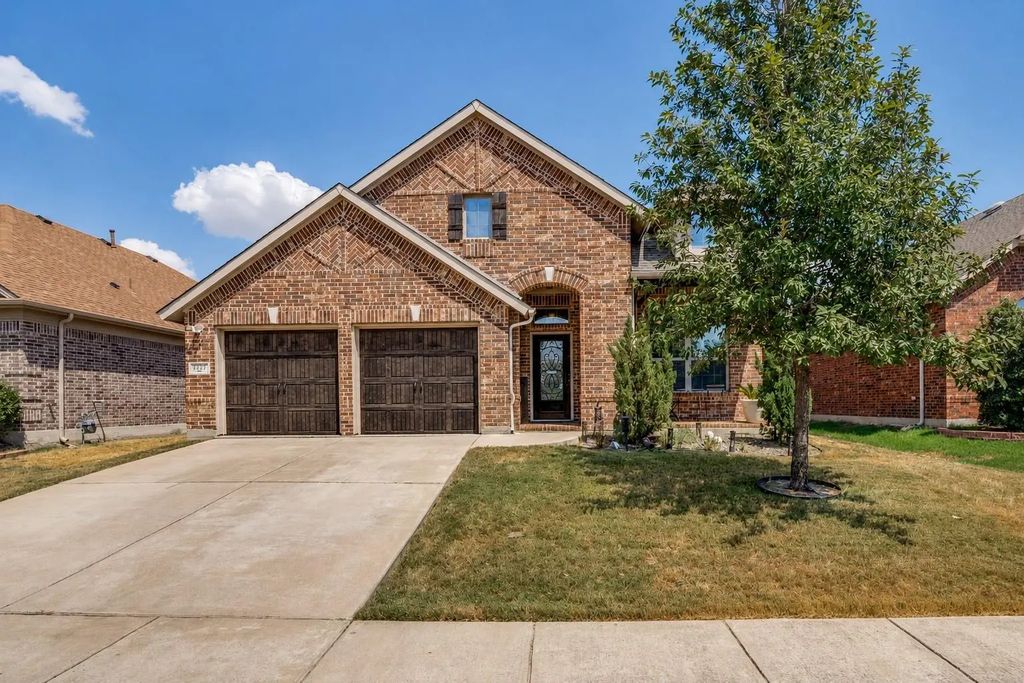 3827 Mustang Avenue, Sachse