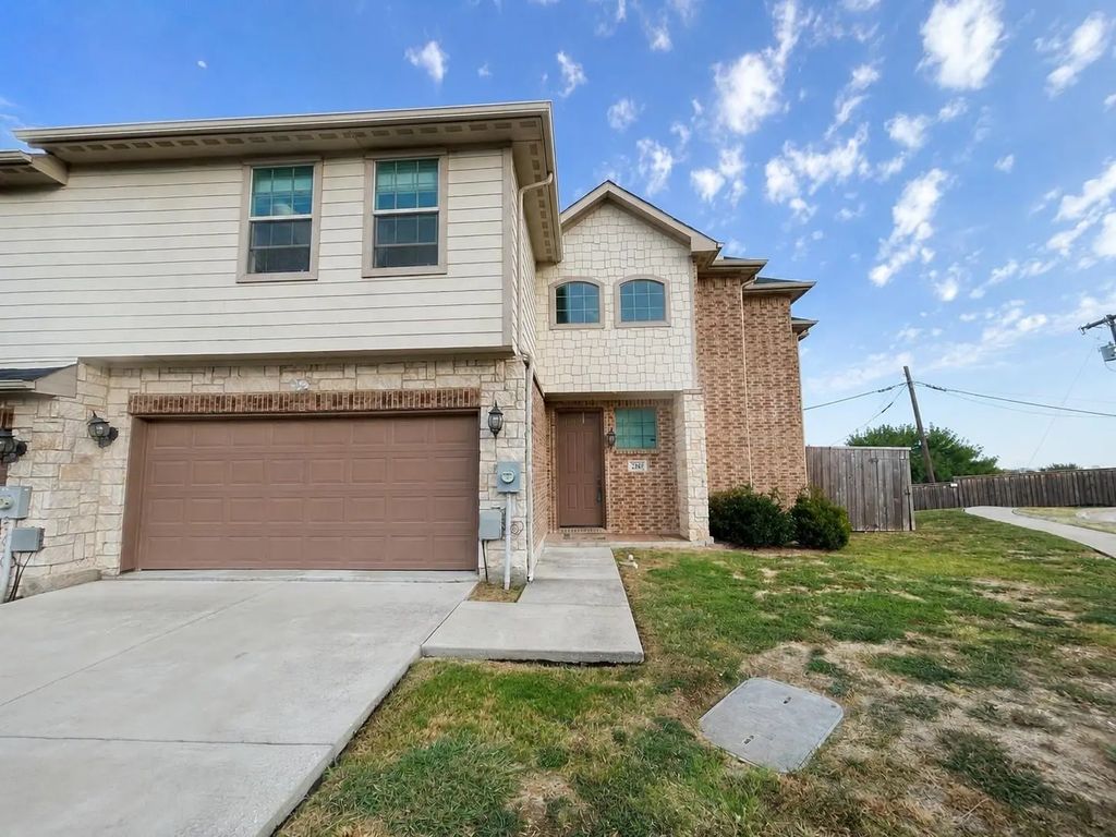 2361 Novin Drive, Irving