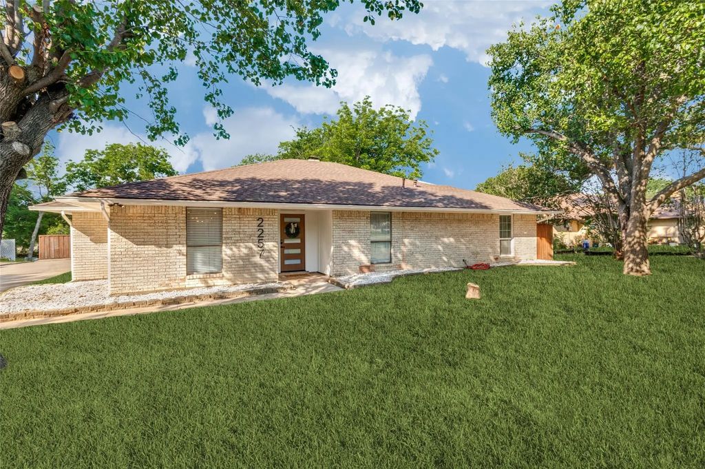 2257 Bolden Road, Irving