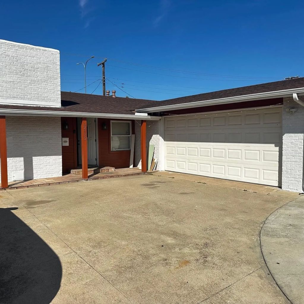 12135 High Meadow Drive, Dallas