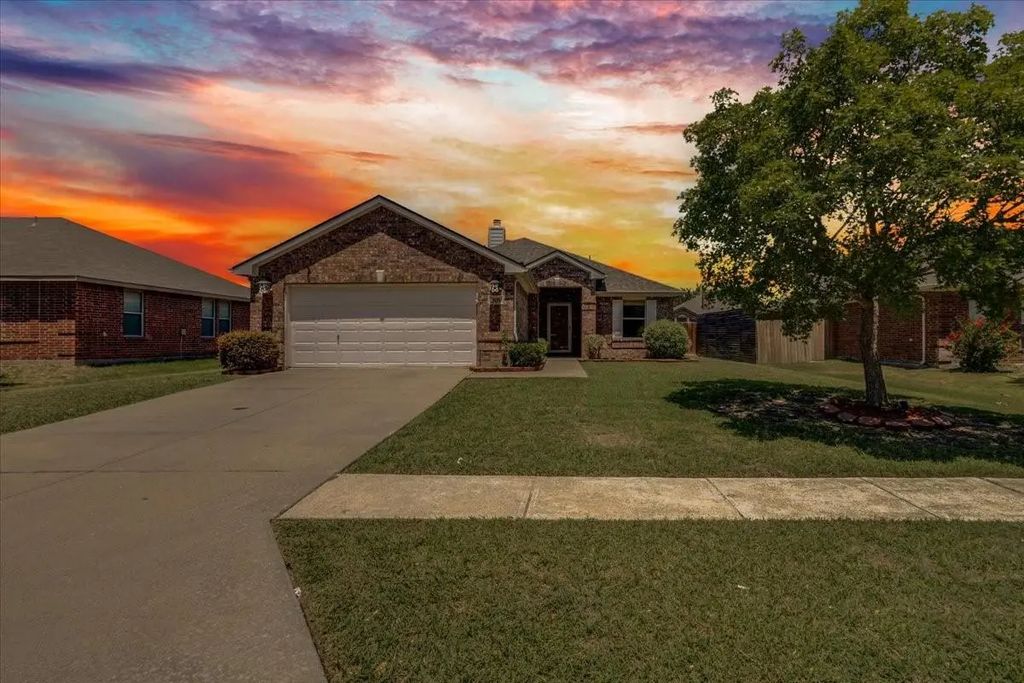 308 Long Prairie Drive, Forney
