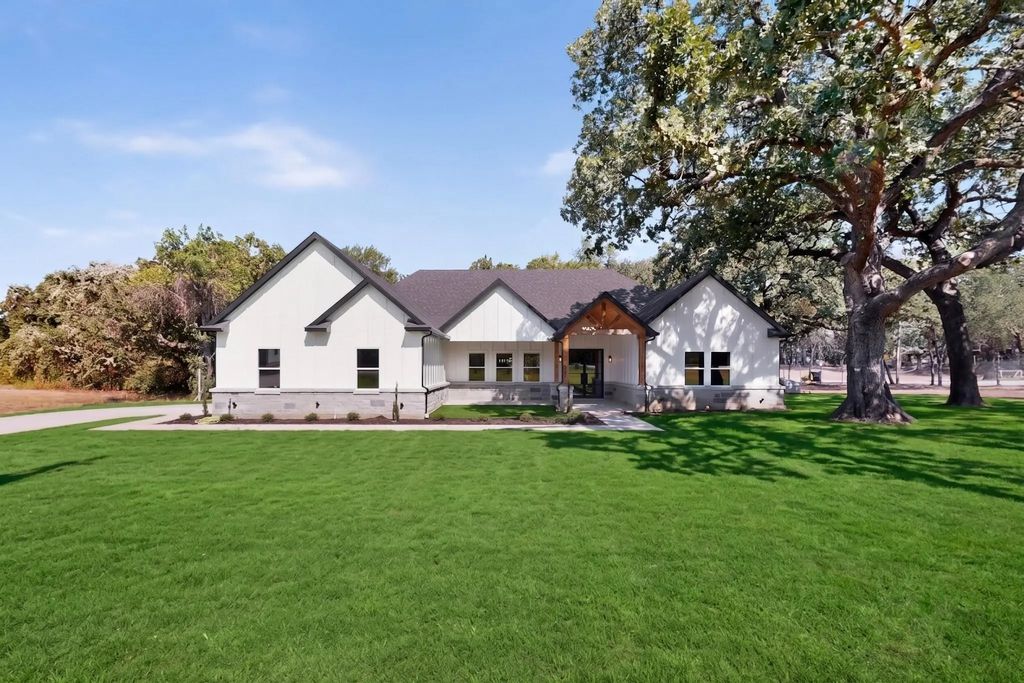 3161 Bois D Arc Road, Combine
