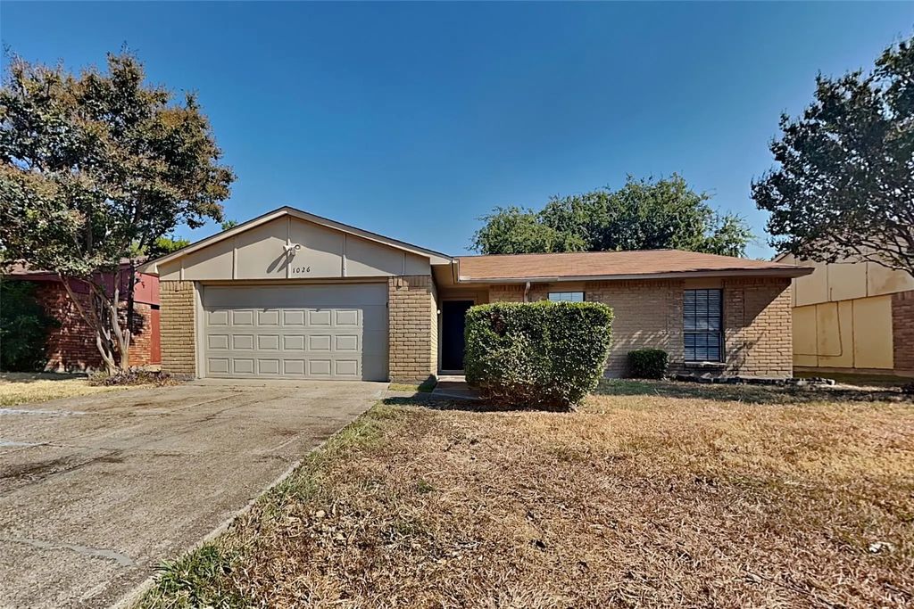 1026 Clark Trail, Grand Prairie