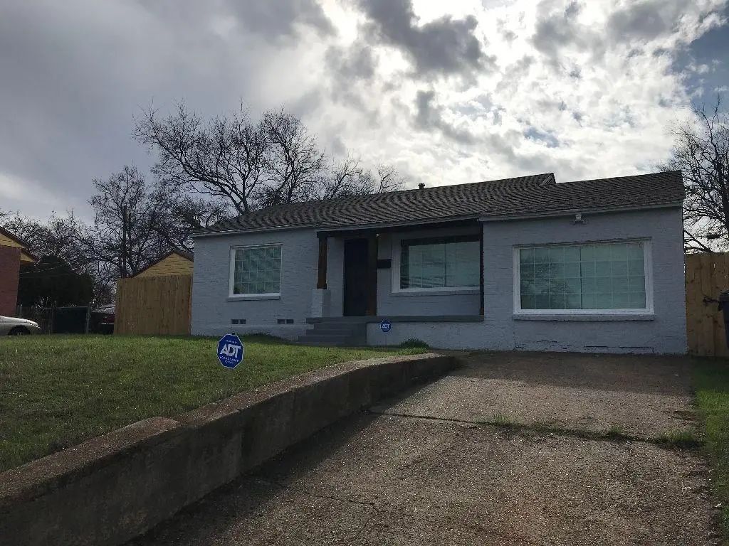 1956 E Illinois Avenue, Dallas
