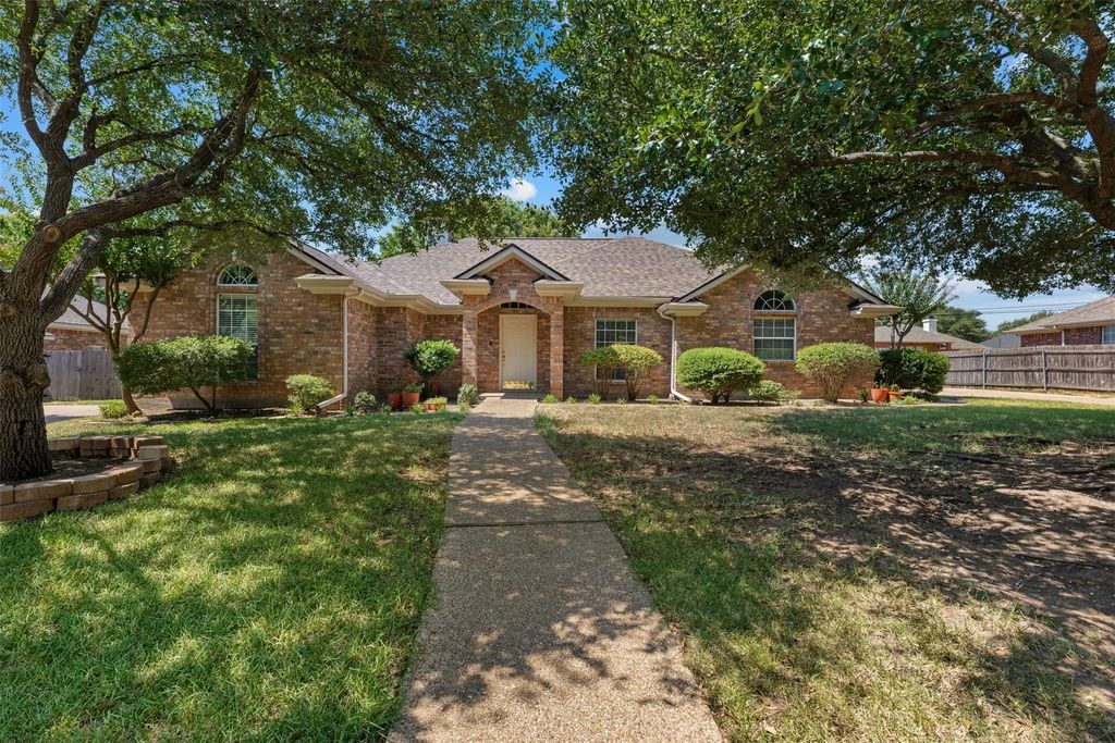 1209 Heatherwood, Hewitt