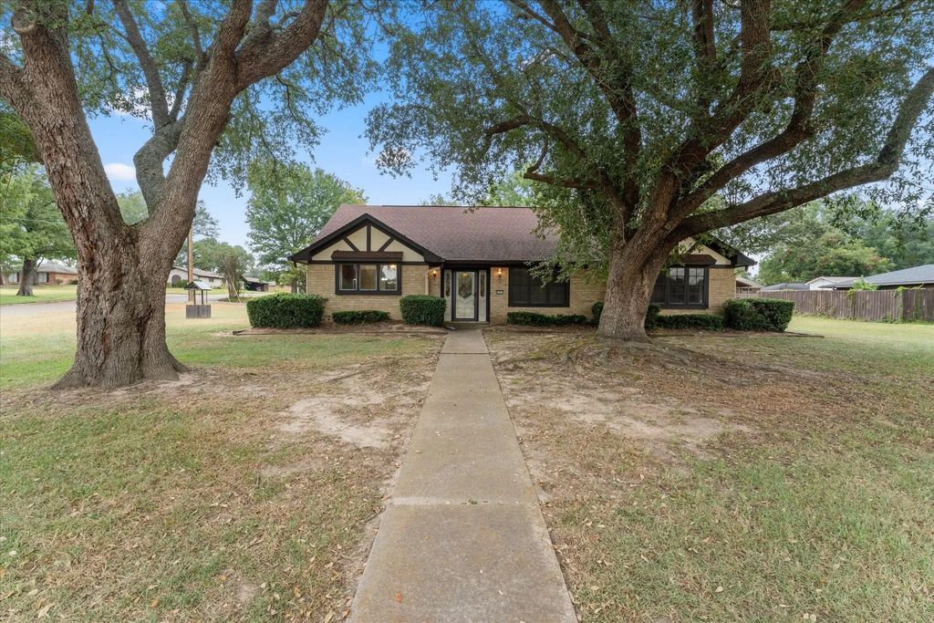 401 Southgate Drive, Mount Pleasant