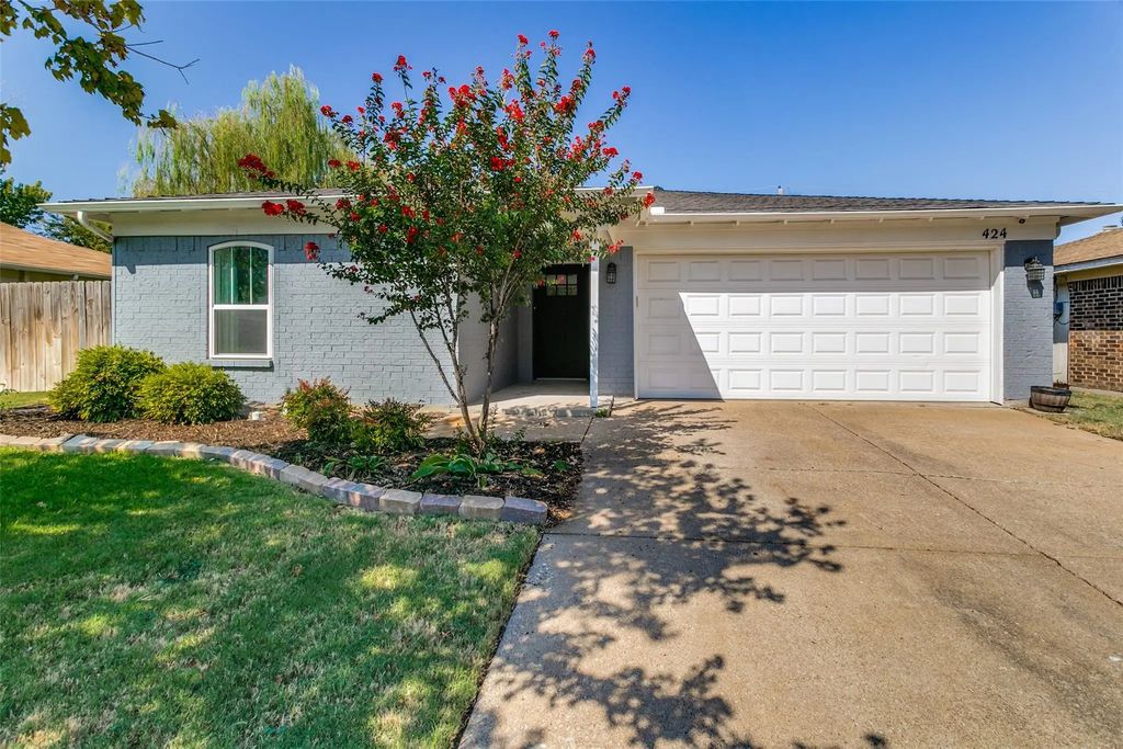 424 Allencrest Drive, White Settlement