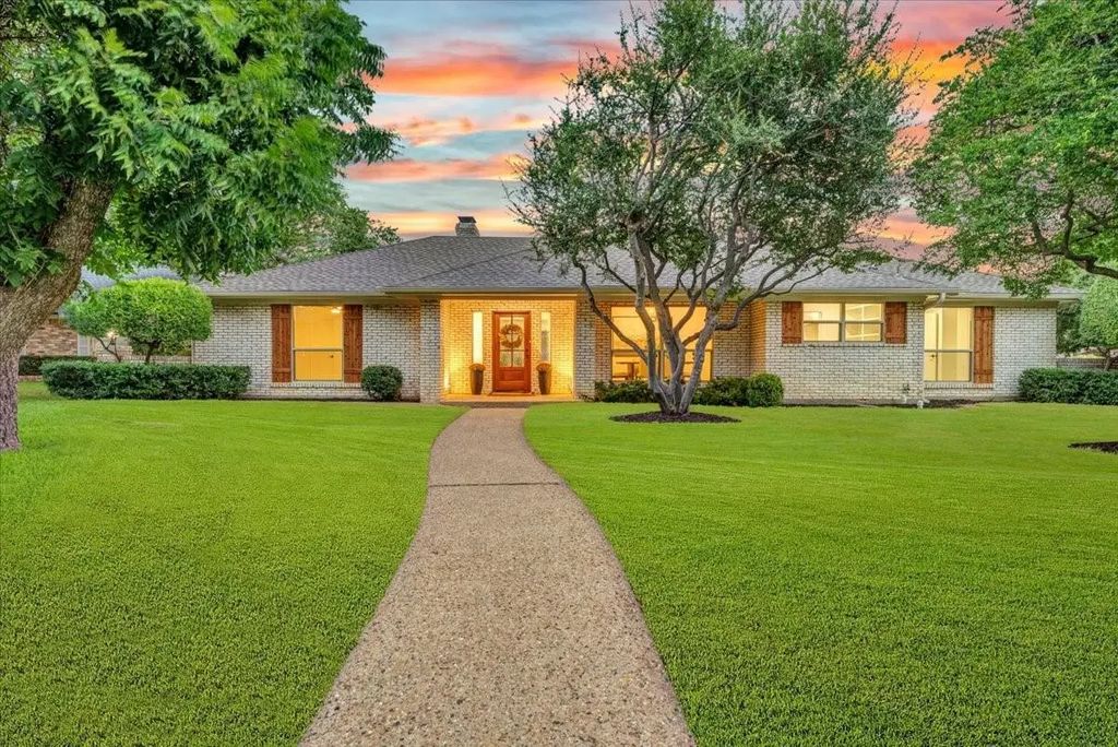 2801 W Aspen Court, Plano