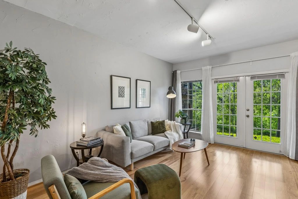9801 Royal Lane 707, Dallas