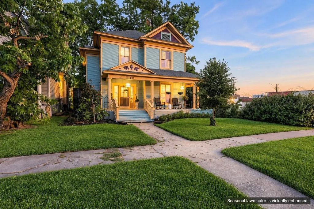 605 W Chestnut Street, Denison