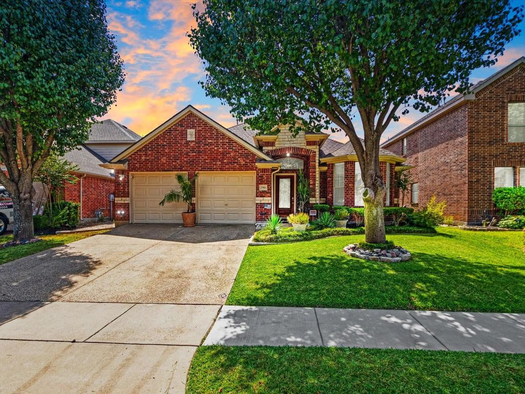 2703 Cove Drive, Grand Prairie