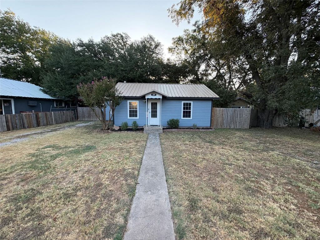 309 S Main Street, Rising Star