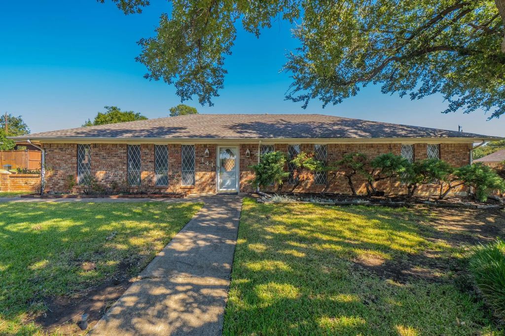 141 Villa Park Drive, Highland Village