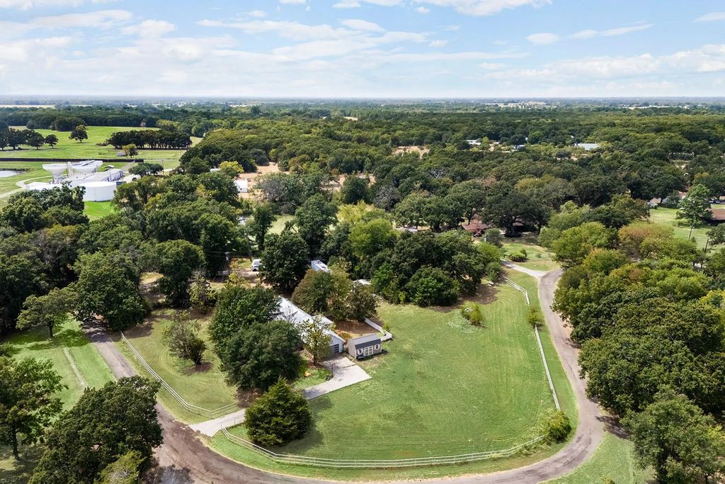5910 County Road 3515, Quinlan