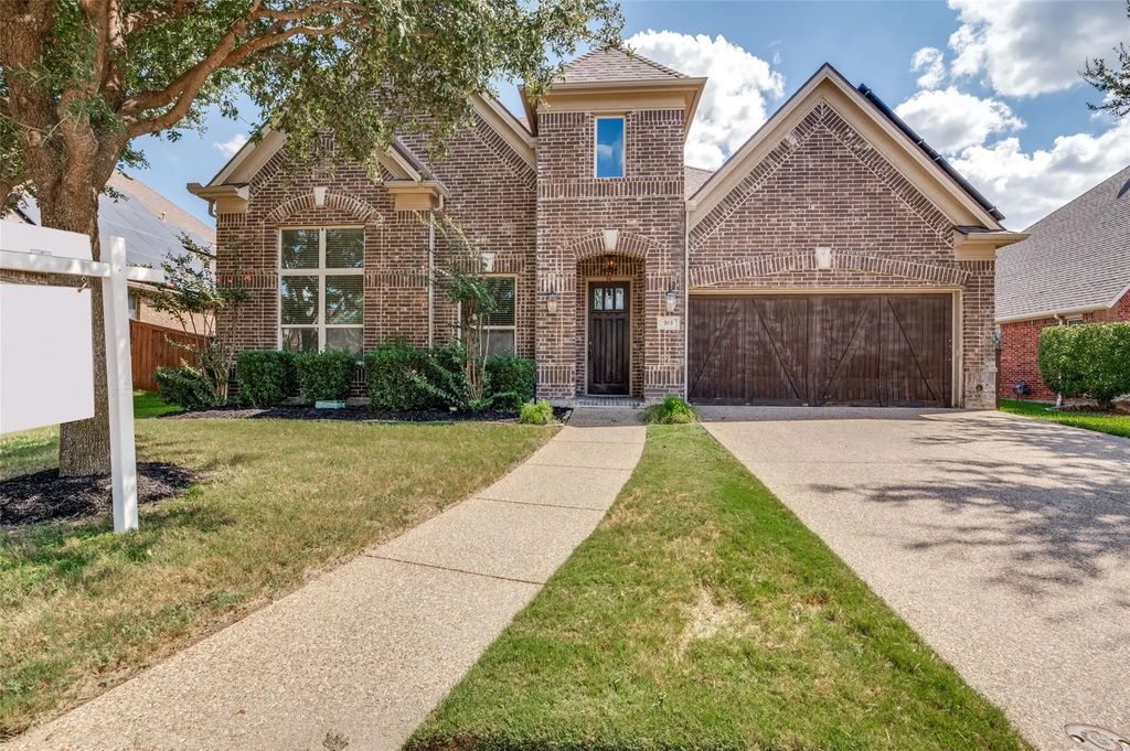 703 Waterlane Drive, Mansfield