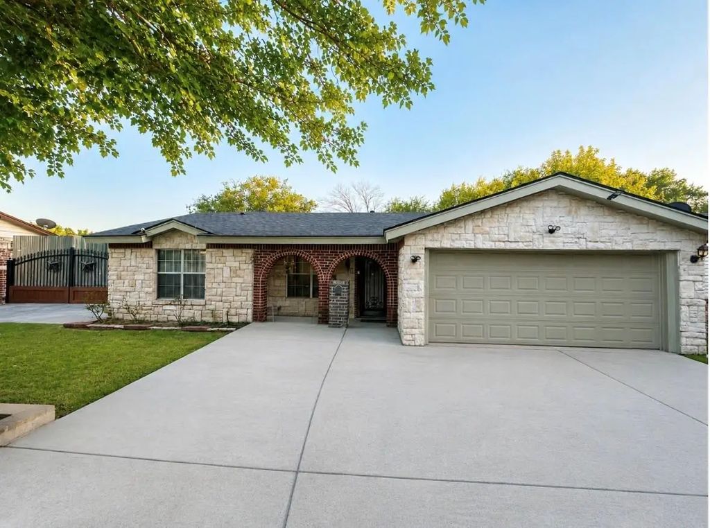 4408 Hunter Street, Haltom City