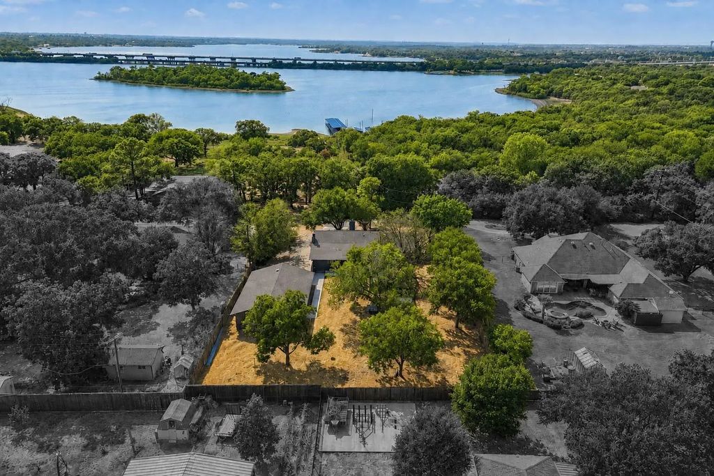 120 Wild Oak Lane, Hickory Creek