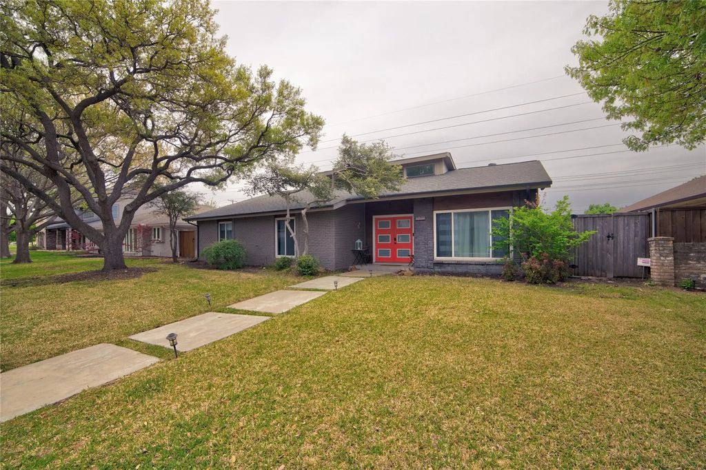 6822 Saint Anne Street, Dallas