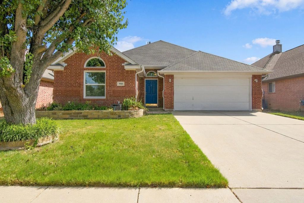 9108 Saranac Trail, Fort Worth