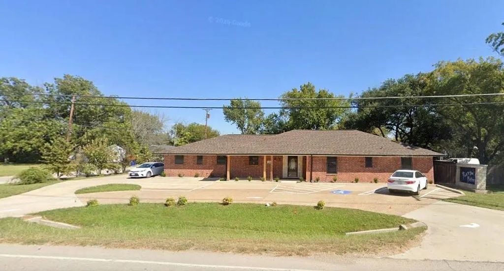 404 S Elm Street, Royse City