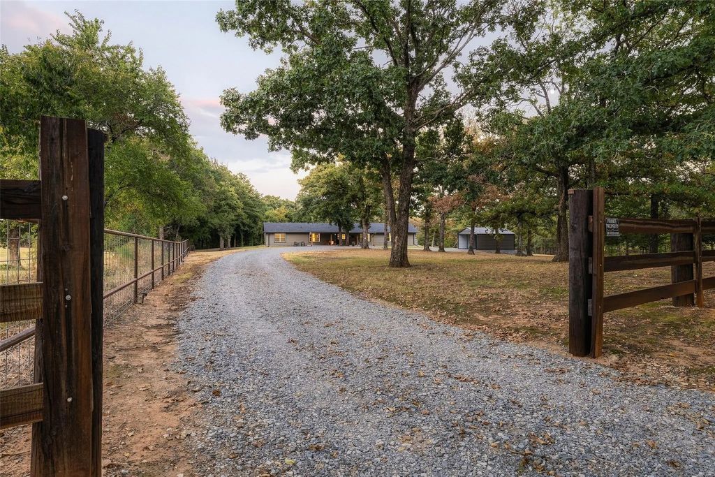 230 Frosty Hollow Road, Denison
