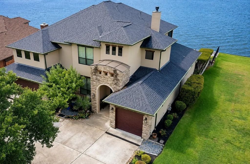 182 April Waters Drive N, Montgomery