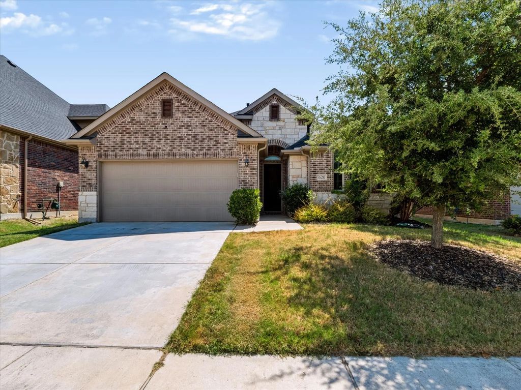 620 Lake Sierra Way, Little Elm