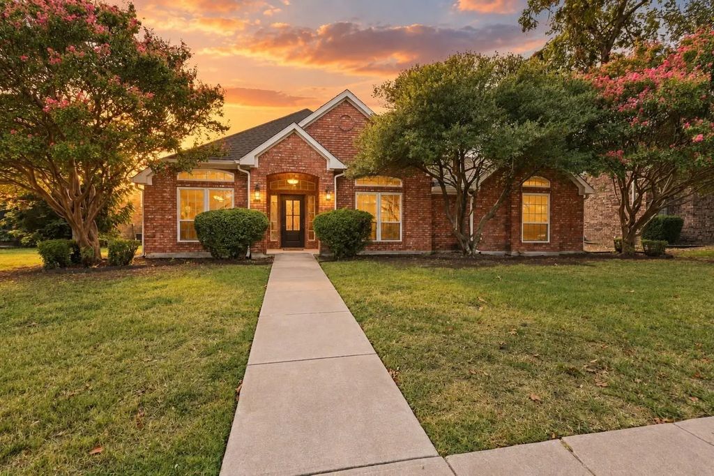 812 Fall Drive, Allen