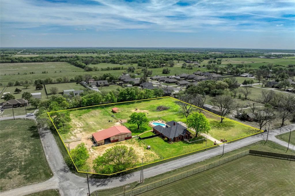 501 N Van Zandt Street, Tioga