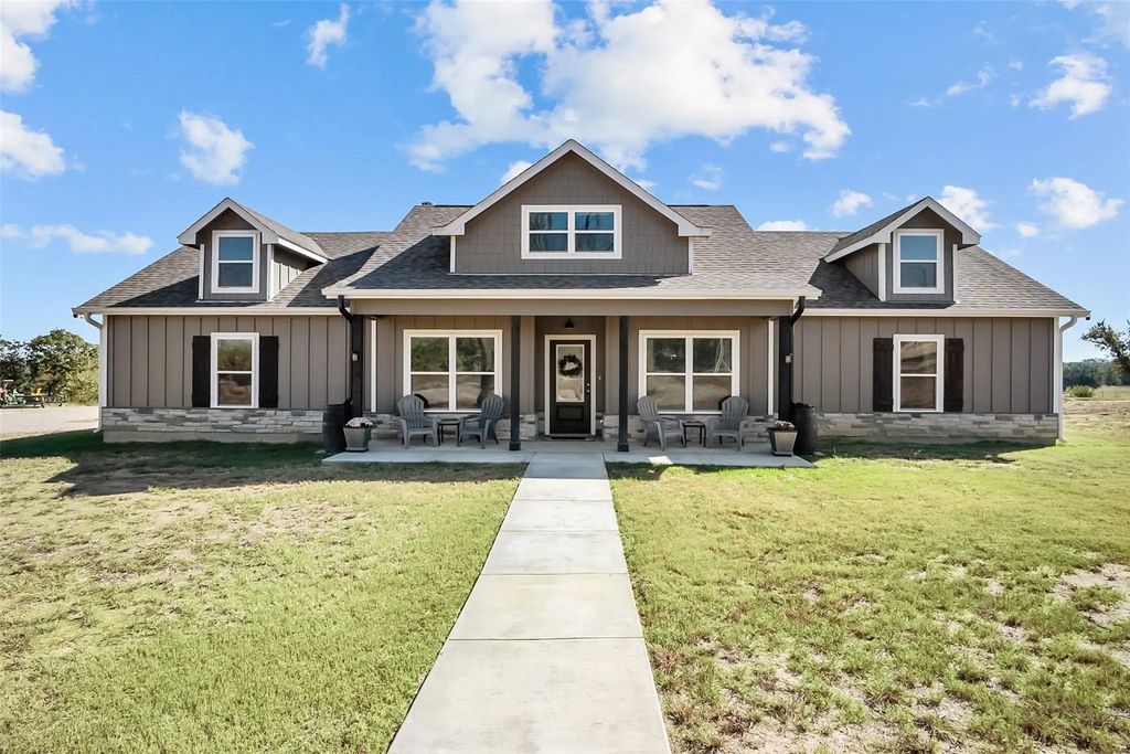 805 Carter Lane, Santo