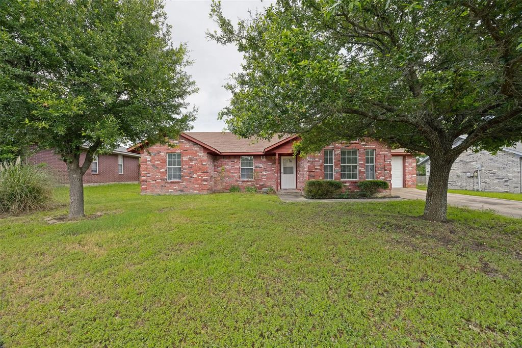 1009 Enlow Circle, Commerce