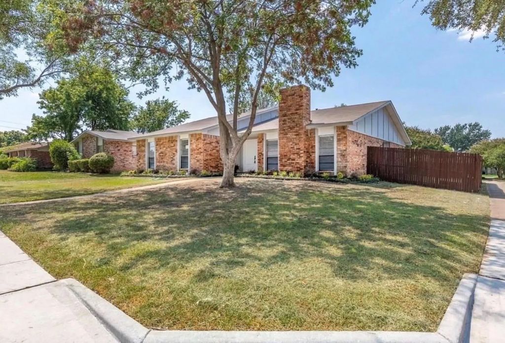 6529 Chalk Court, Plano